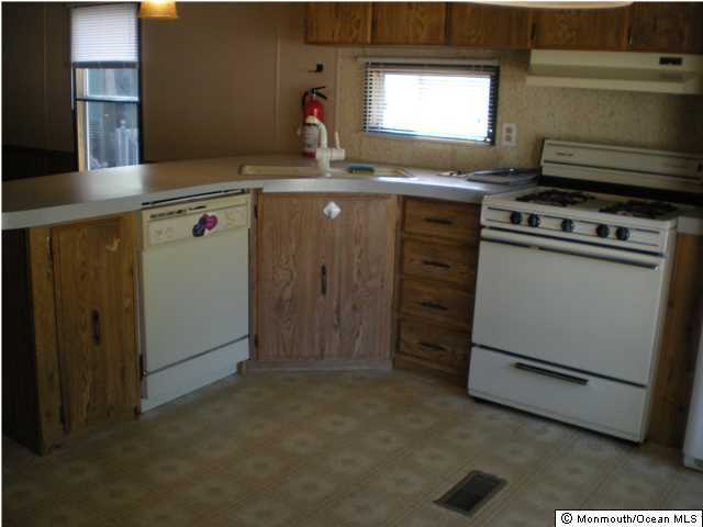 11 D Avenue Hazlet, NJ 07730 - Photo 4 of 16 Additional Photo