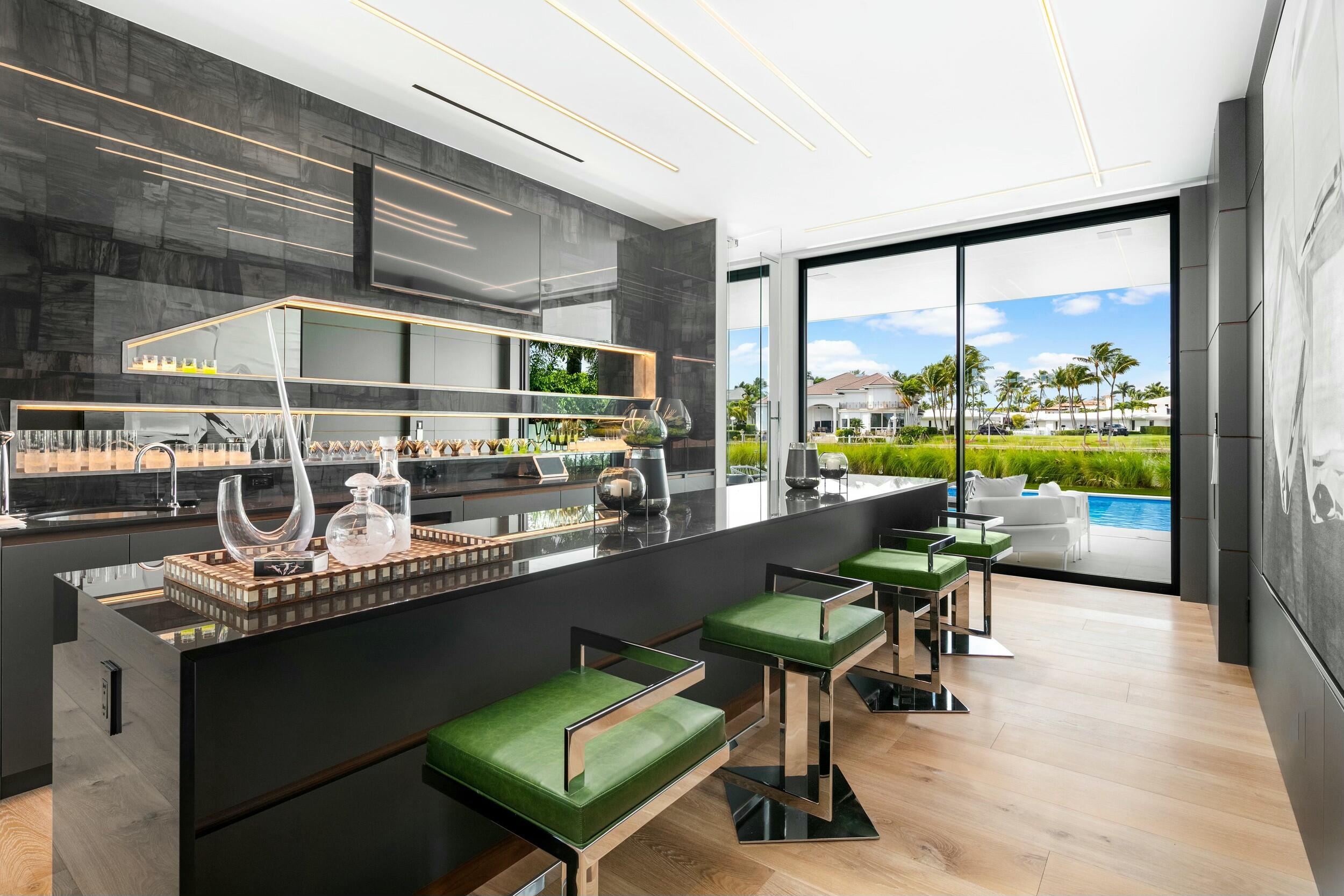 2633 Spanish River Road Boca Raton, FL 33432 - Photo 20 of 66 Bar