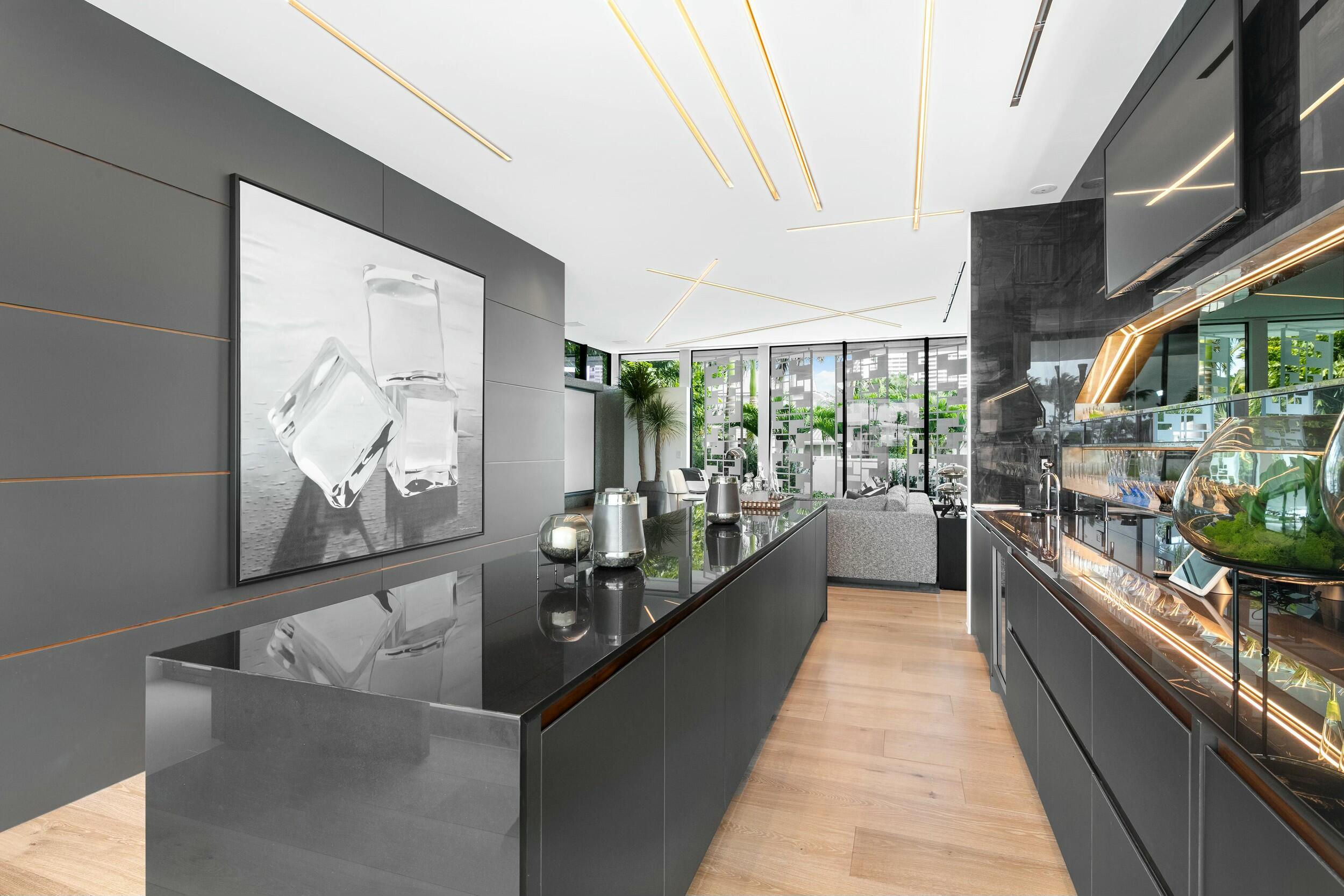 2633 Spanish River Road Boca Raton, FL 33432 - Photo 21 of 66 Bar