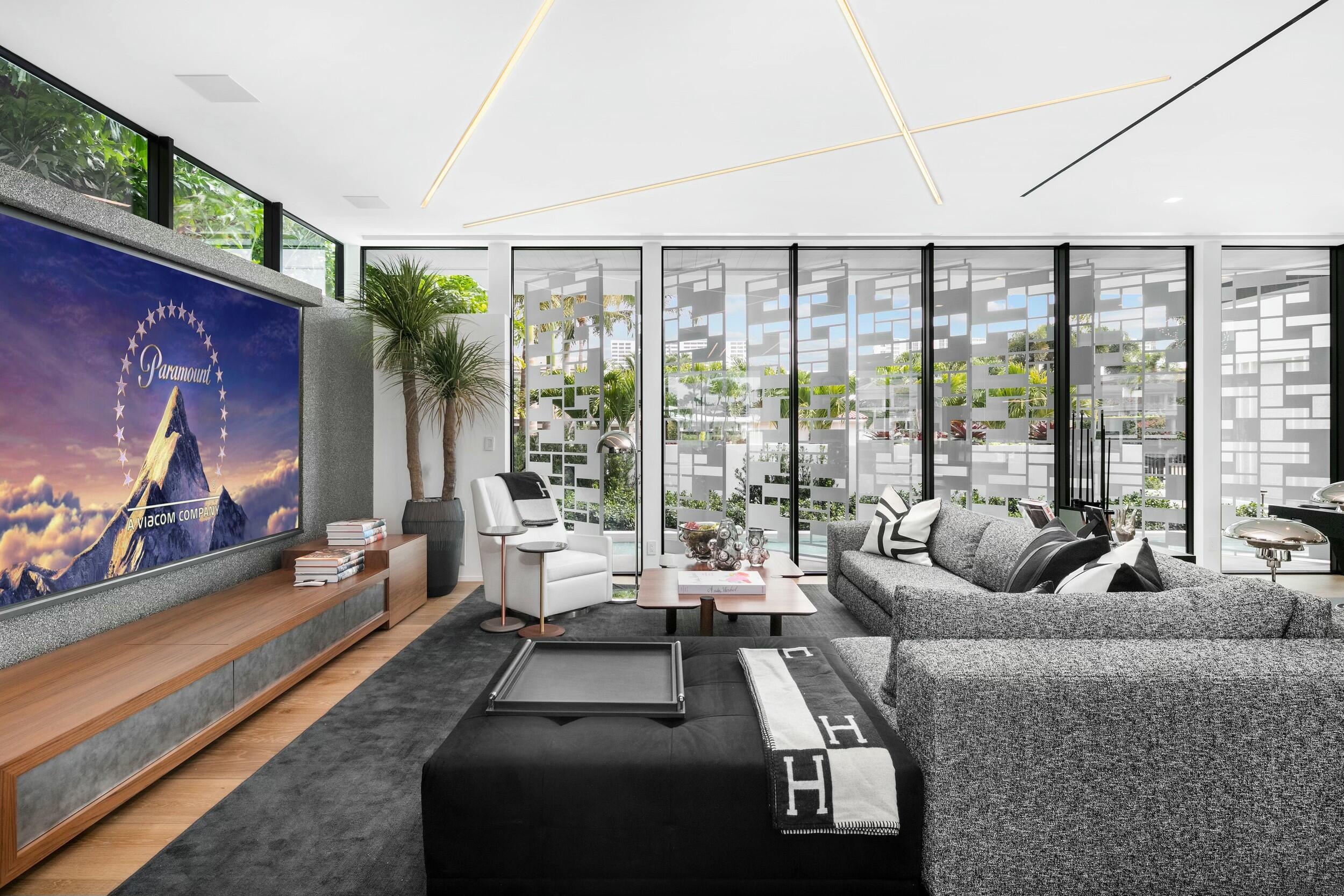 2633 Spanish River Road Boca Raton, FL 33432 - Photo 24 of 66 Lounge