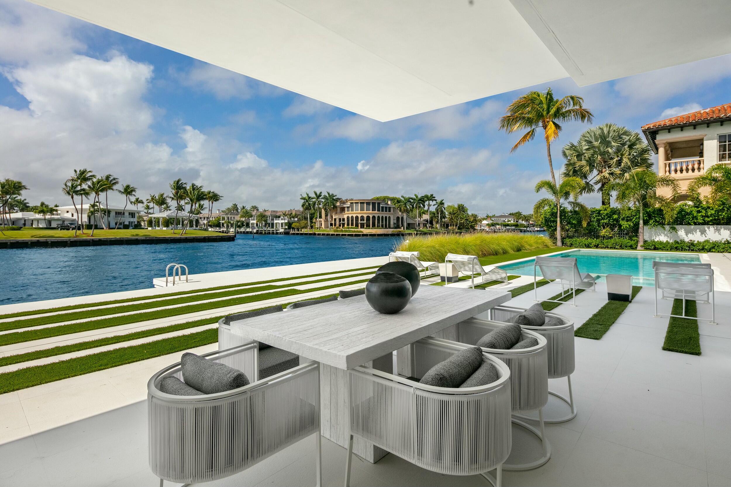 2633 Spanish River Road Boca Raton, FL 33432 - Photo 32 of 66 Outdoor dining area