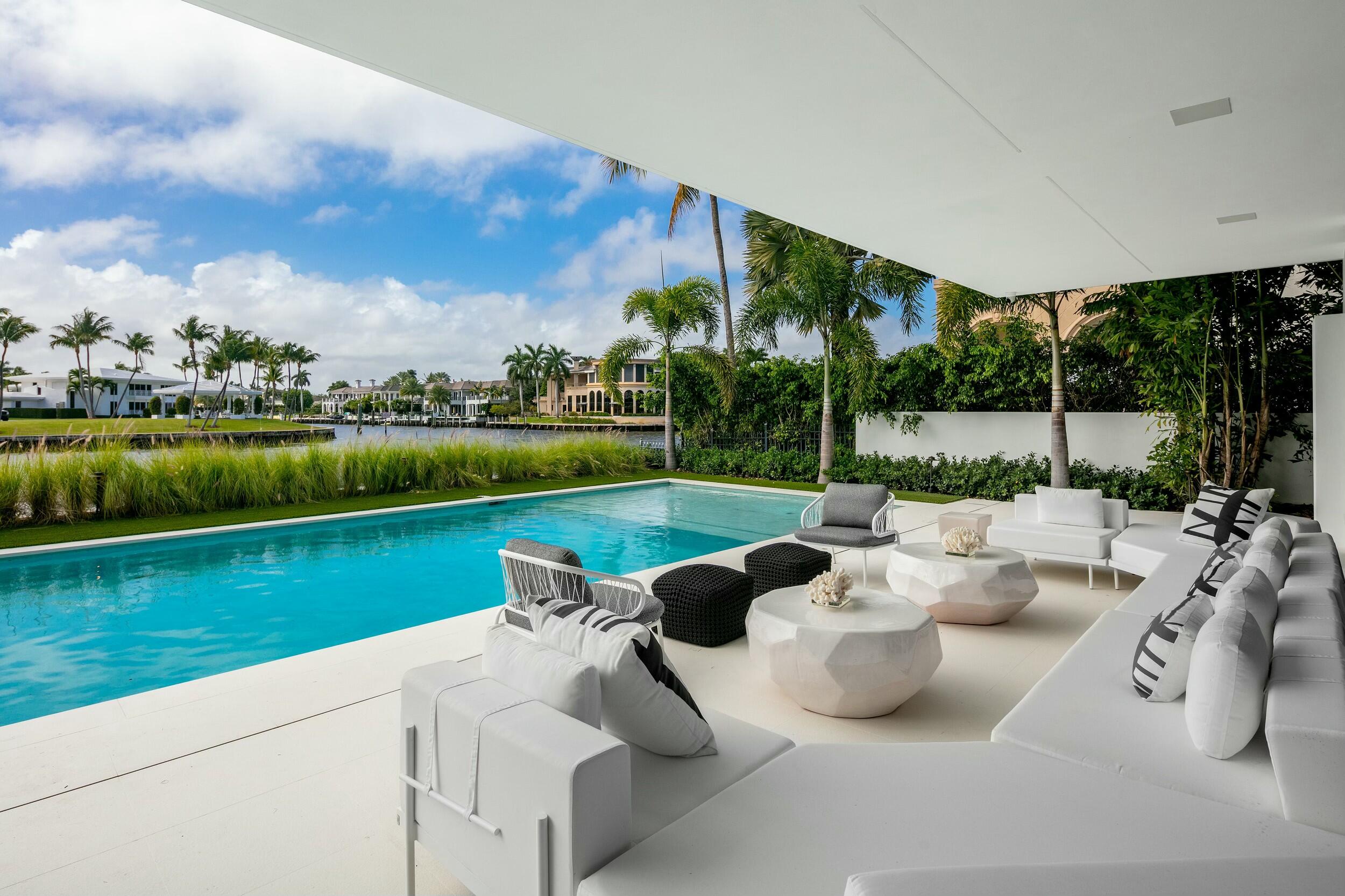 2633 Spanish River Road Boca Raton, FL 33432 - Photo 34 of 66 Outdoor living area