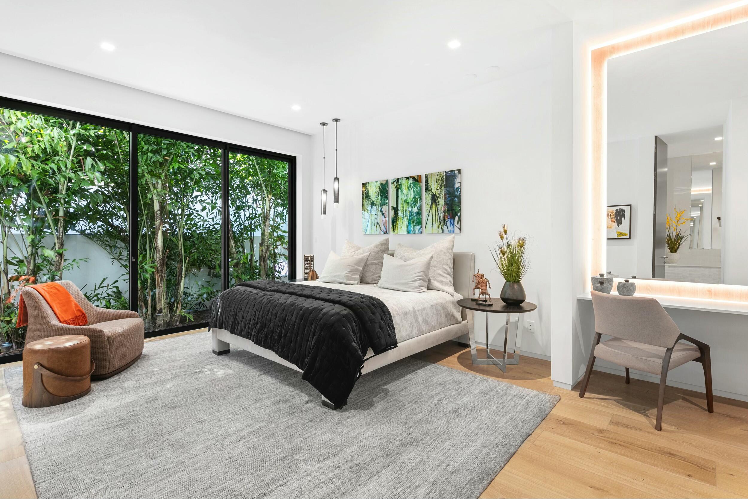 2633 Spanish River Road Boca Raton, FL 33432 - Photo 38 of 66 Guest bedroom