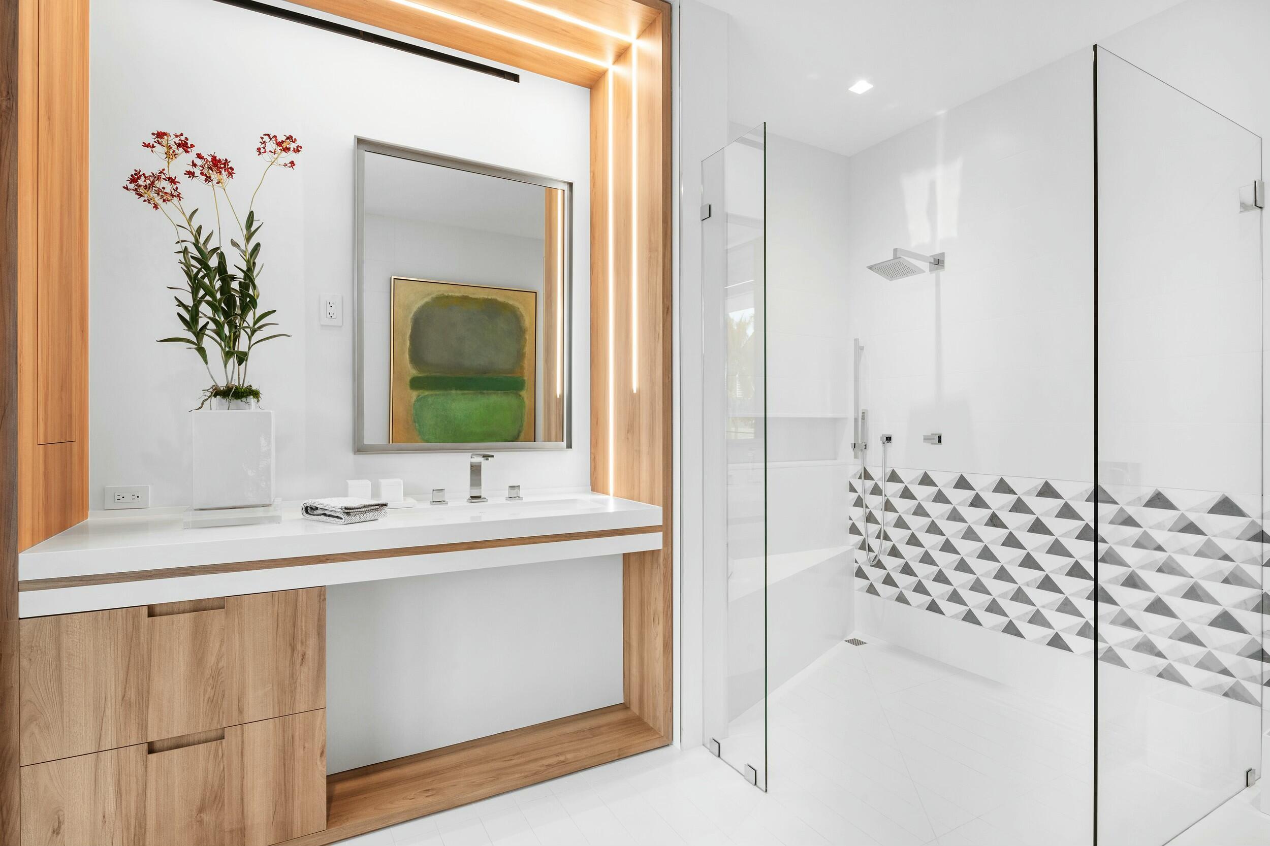 2633 Spanish River Road Boca Raton, FL 33432 - Photo 44 of 66 Guest bathroom