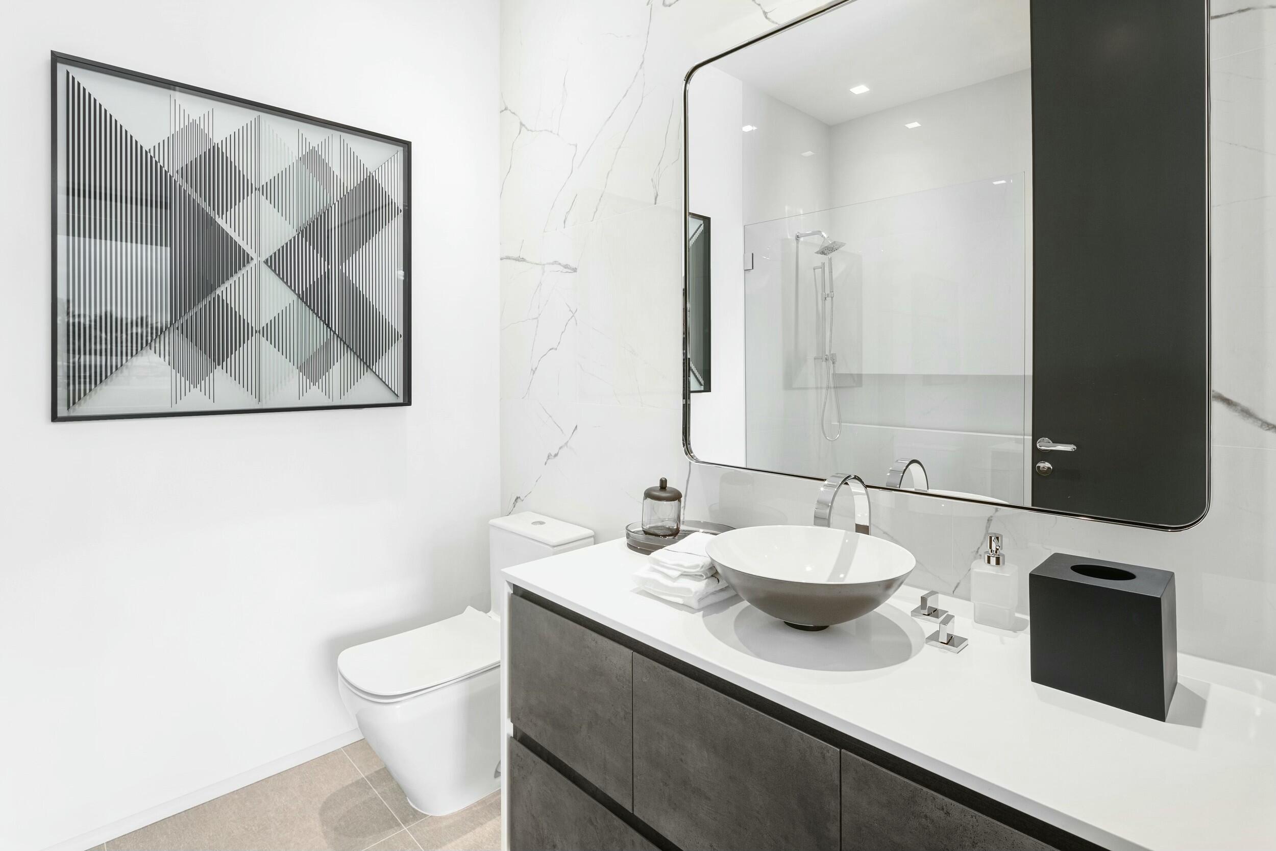 2633 Spanish River Road Boca Raton, FL 33432 - Photo 57 of 66 Guest bathroom