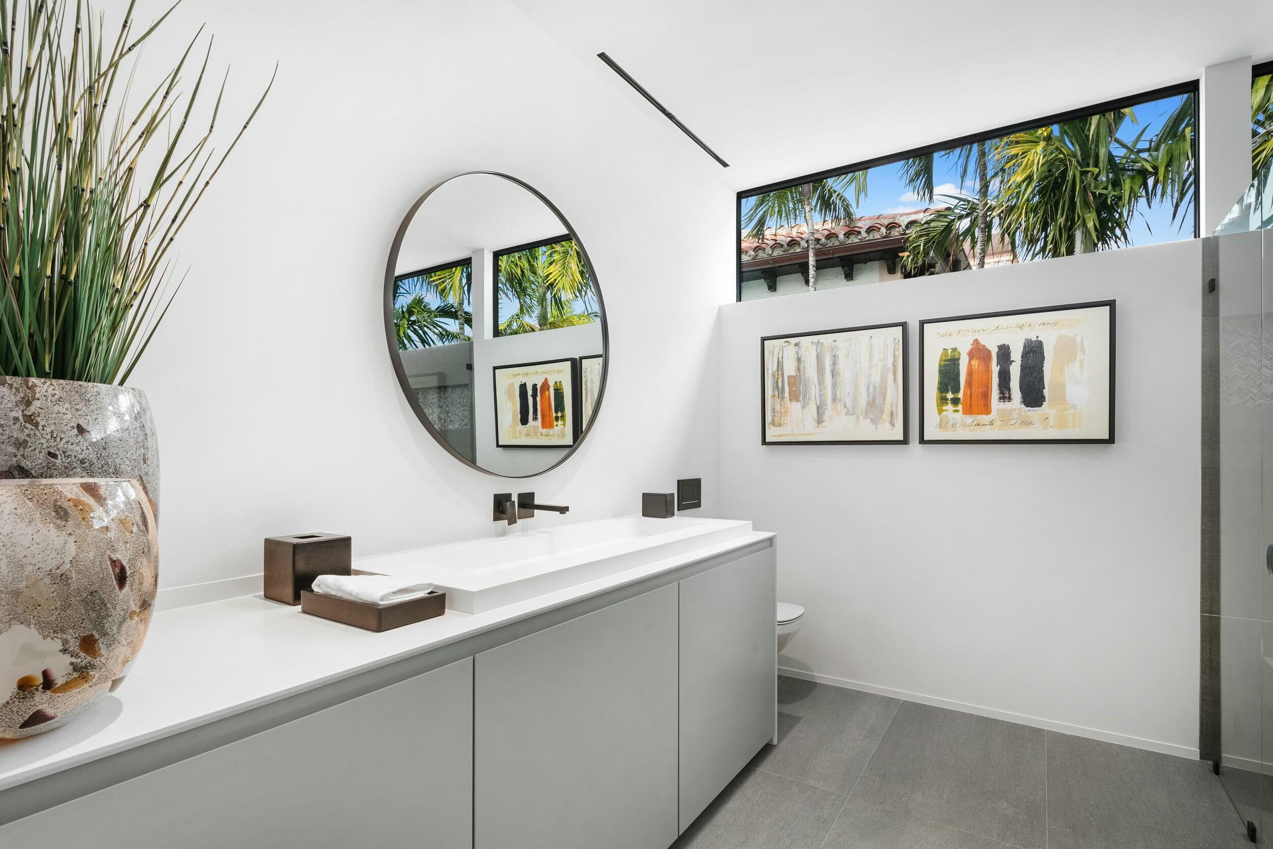 2633 Spanish River Road Boca Raton, FL 33432 - Photo 59 of 66 Guest bathroom