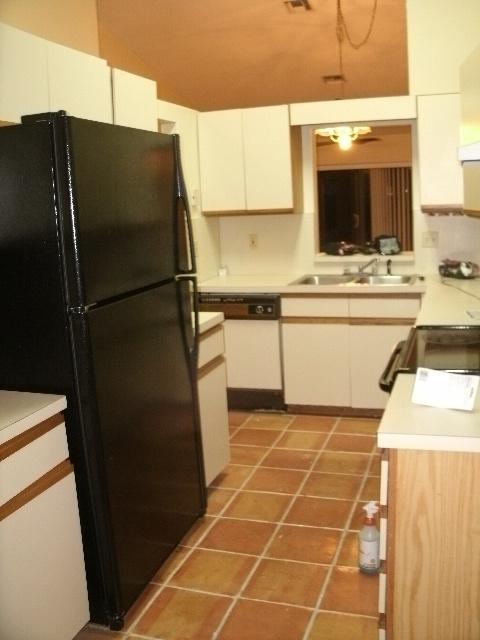 23032 Island View, Unit C Boca Raton, FL 33433 - Photo 5 of 18 Kitchen