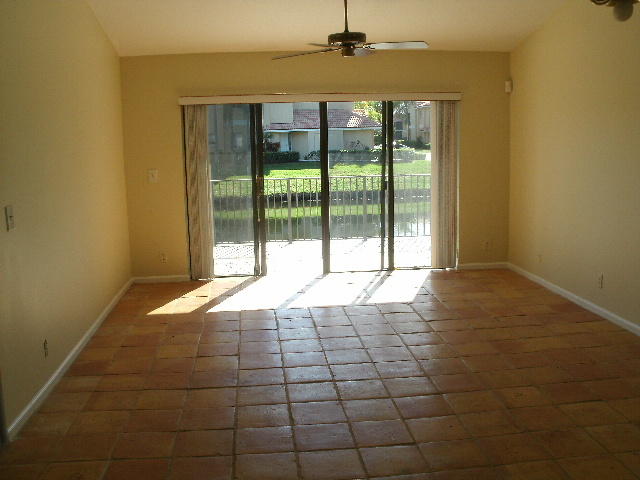23032 Island View, Unit C Boca Raton, FL 33433 - Photo 10 of 18 Living room