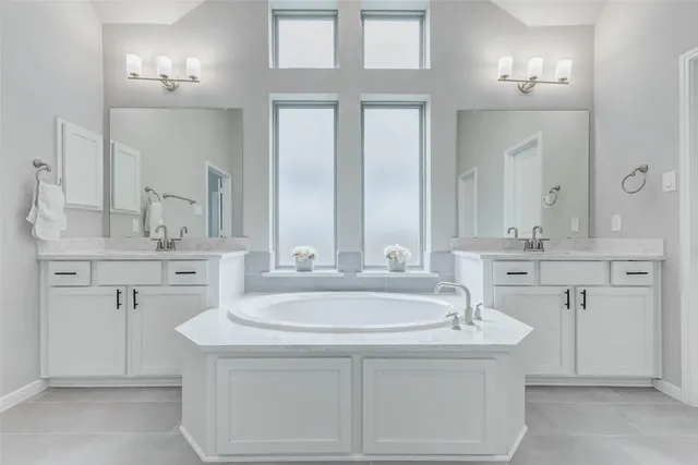 $599,000 | 2806 Kingly Pne Trail, Conroe, TX 77385