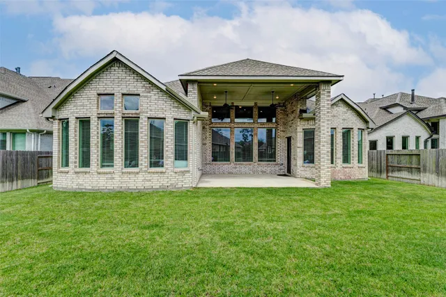 $599,000 | 2806 Kingly Pne Trail, Conroe, TX 77385