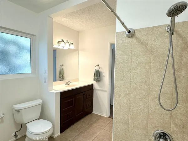 $3,990 | 944 17th Street, Unit 5, Santa Monica, CA 90403