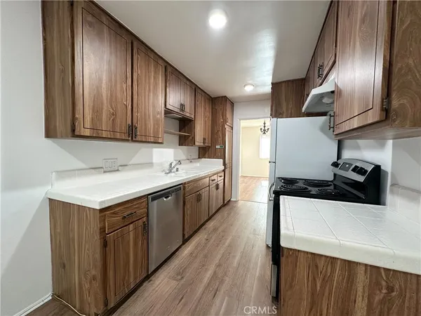 $3,990 | 944 17th Street, Unit 5, Santa Monica, CA 90403