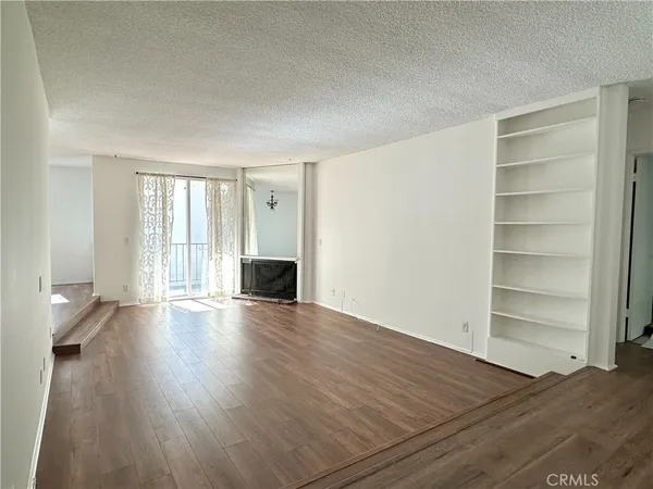 $3,990 | 944 17th Street, Unit 5, Santa Monica, CA 90403