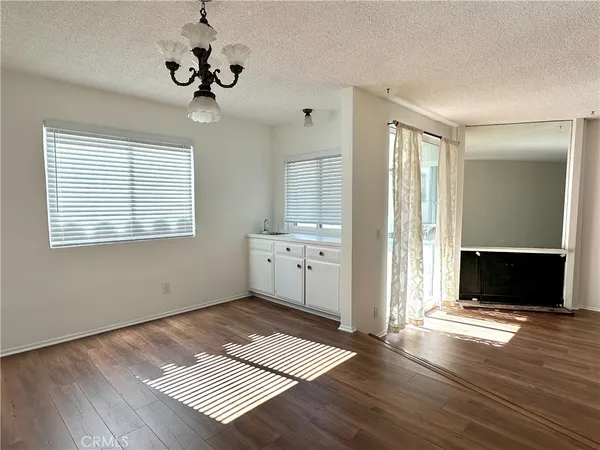 $3,990 | 944 17th Street, Unit 5, Santa Monica, CA 90403