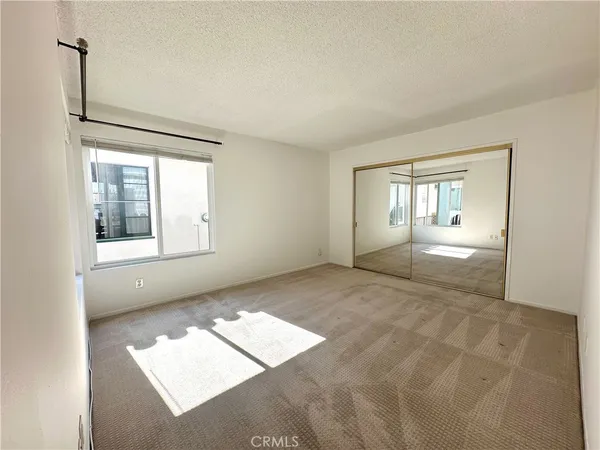 $3,990 | 944 17th Street, Unit 5, Santa Monica, CA 90403