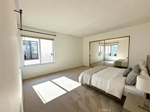 $3,990 | 944 17th Street, Unit 5, Santa Monica, CA 90403