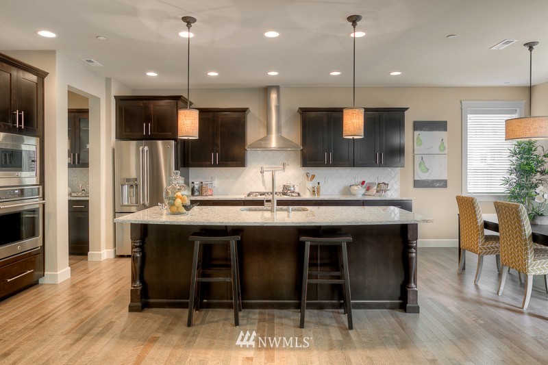 10827 Northeast 190th Place Bothell, WA 98011 - Photo 4 of 18 Gallery Image 4
