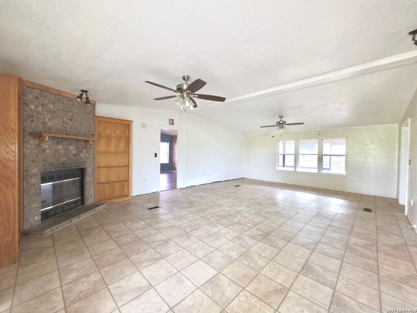 635 East Ditto Road Poteet, TX 78065 - Photo 5 of 22