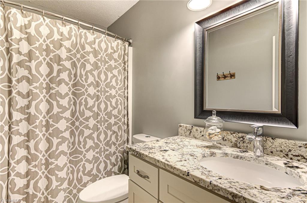 6135 Styers Ferry Road Clemmons, NC 27012 - Photo 16 of 29 Hall bathroom