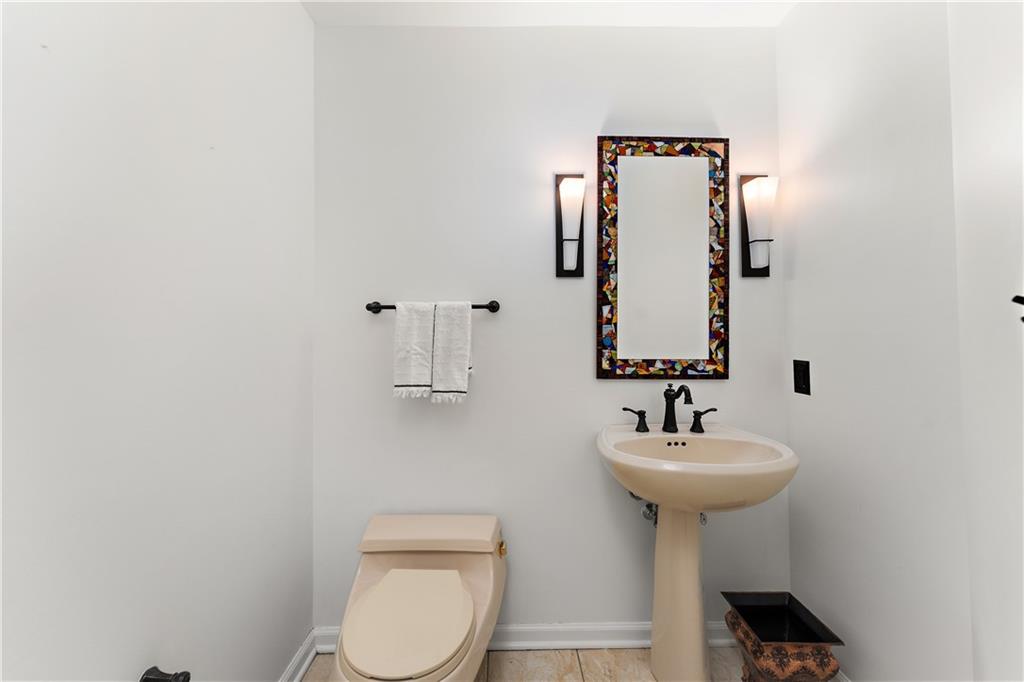 212 Timber Ridge Road Pittsburgh, PA 15238 - Photo 12 of 26 Gallery Image 12