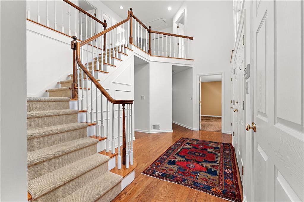 212 Timber Ridge Road Pittsburgh, PA 15238 - Photo 3 of 26 Gallery Image 3
