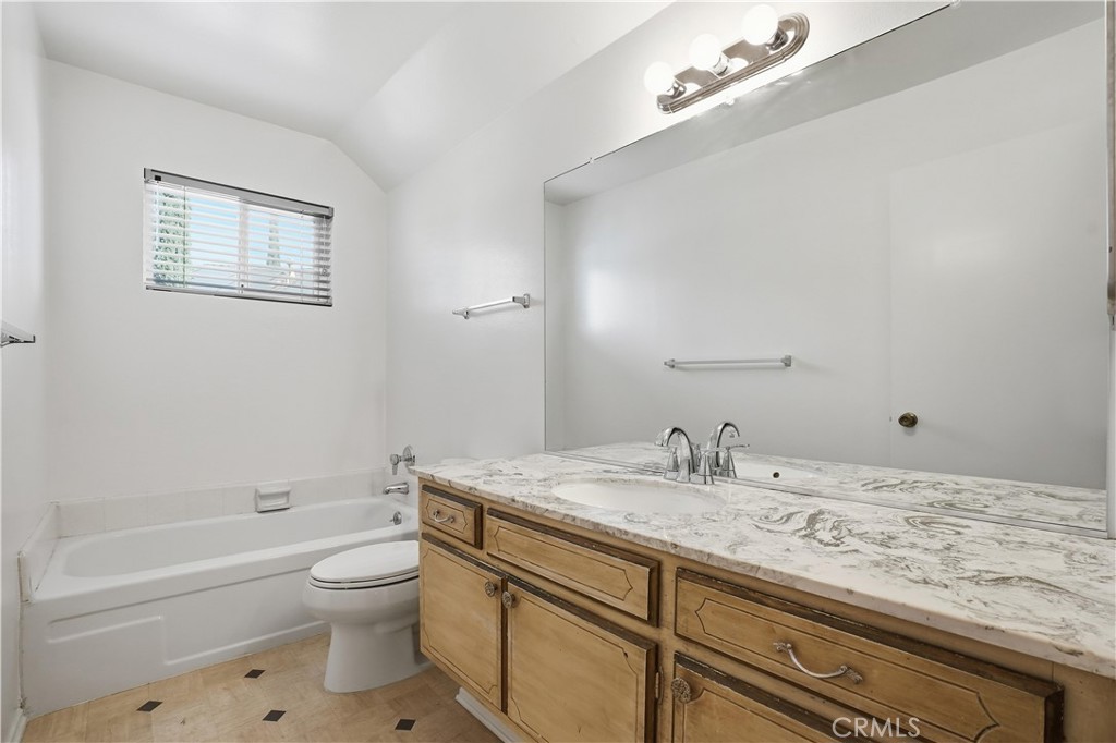 10919 Bismarck Avenue Porter Ranch, CA 91326 - Photo 14 of 37