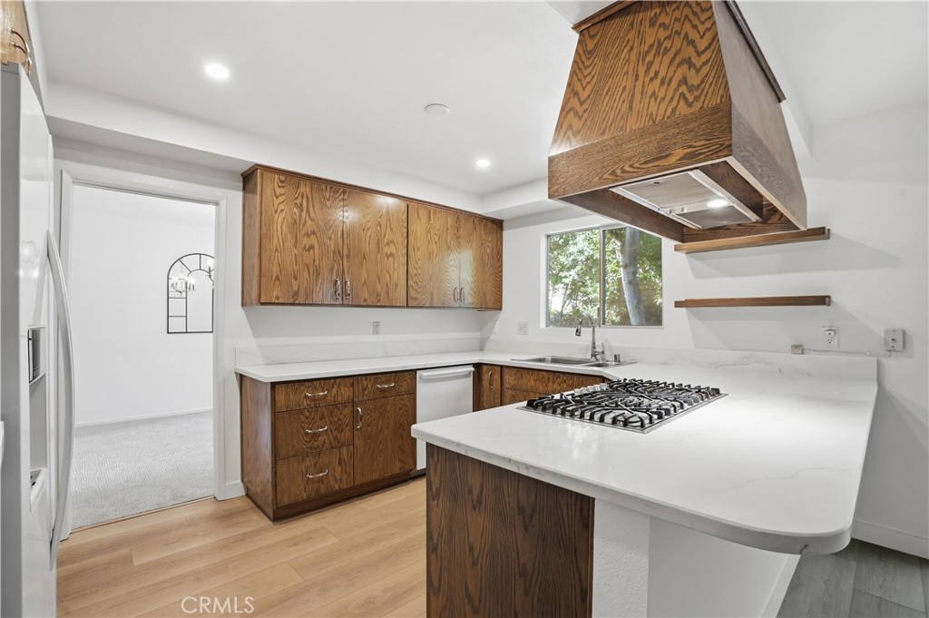 10919 Bismarck Avenue Porter Ranch, CA 91326 - Photo 5 of 37