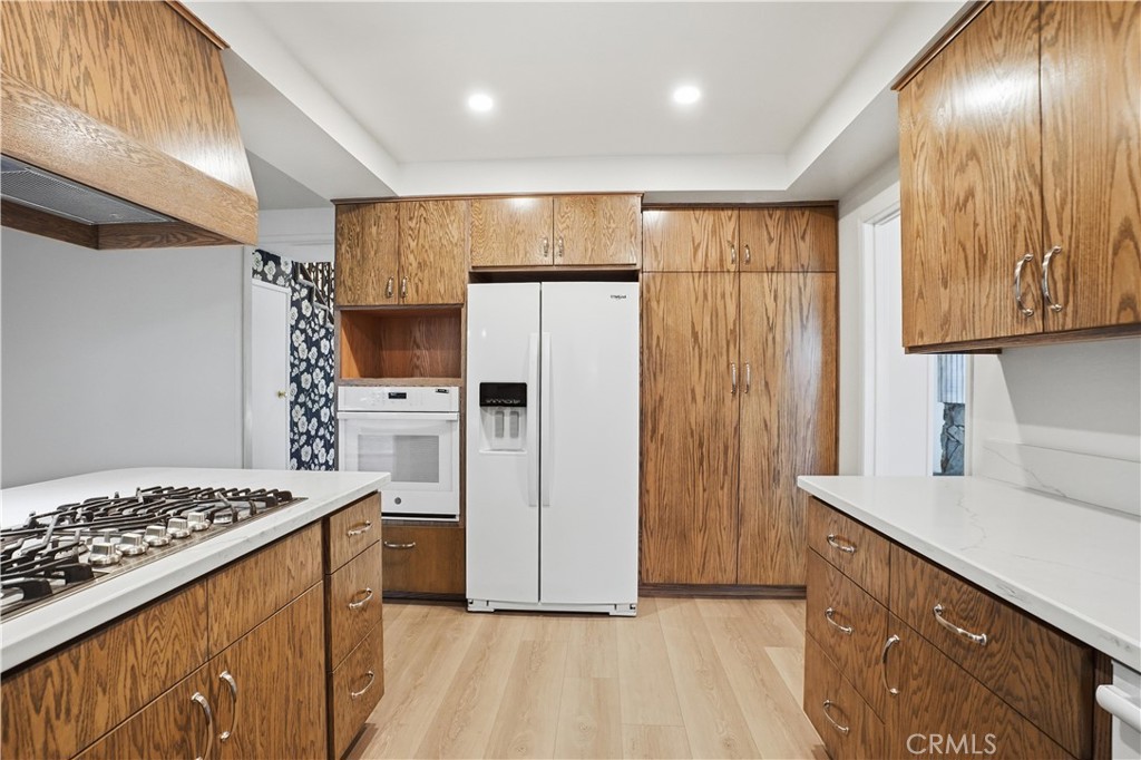 10919 Bismarck Avenue Porter Ranch, CA 91326 - Photo 6 of 37