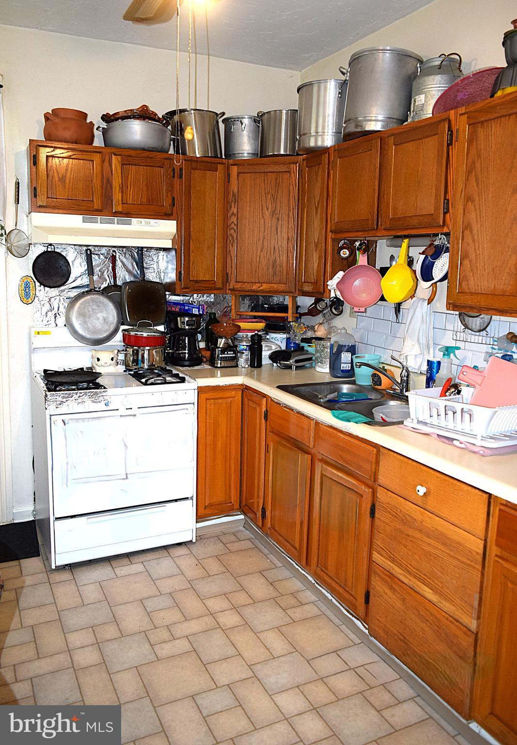 140 Baltimore Street Hanover, PA 17331 - Photo 10 of 21 kitchen