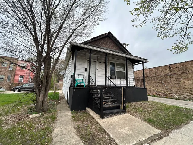 $399,999 | 7459 South Champlain Avenue, Chicago, IL 60619