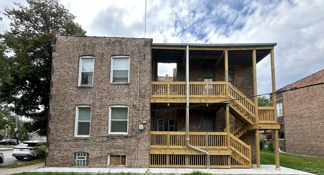 $399,999 | 7459 South Champlain Avenue, Chicago, IL 60619