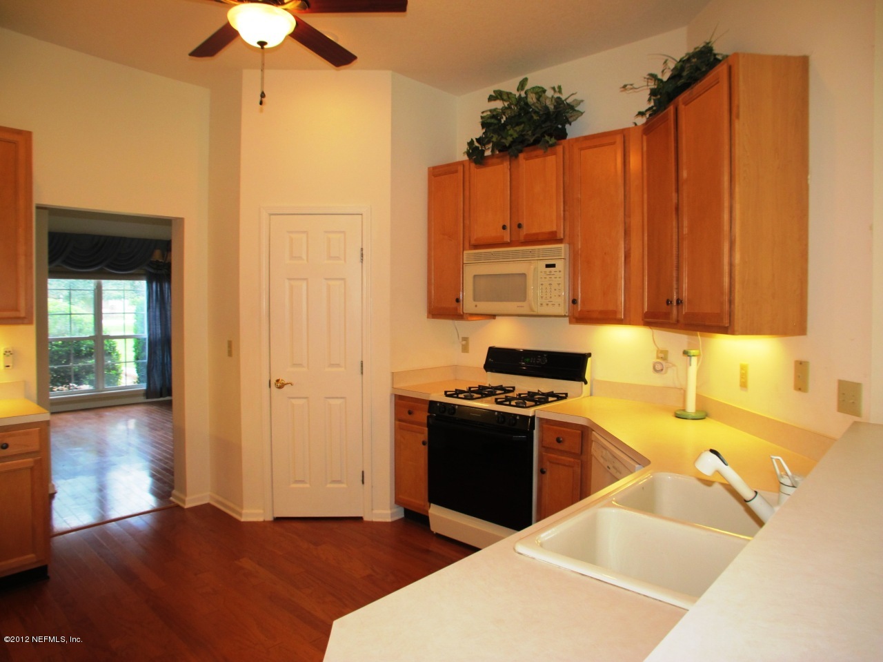 1065 Pebble Ridge Drive Jacksonville, FL 32220 - Photo 19 of 32 Kitchen View 3