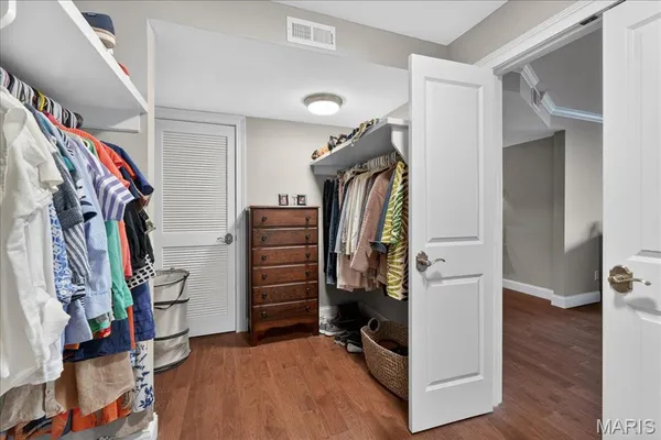 $350,000 | 4355 Maryland Avenue, Unit 319, St. Louis, MO 63108