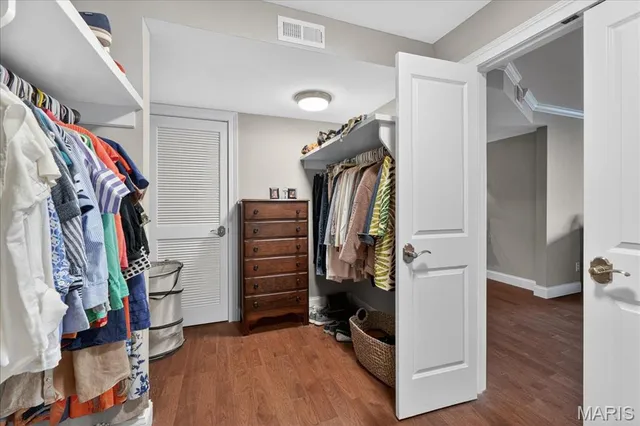 $350,000 | 4355 Maryland Avenue, Unit 319, St. Louis, MO 63108