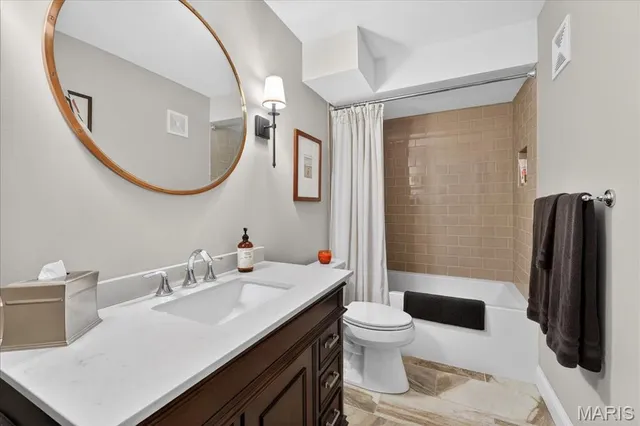 $350,000 | 4355 Maryland Avenue, Unit 319, St. Louis, MO 63108