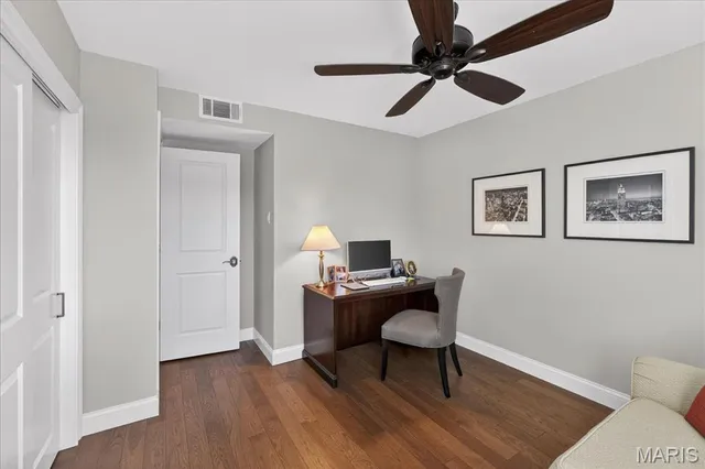 $350,000 | 4355 Maryland Avenue, Unit 319, St. Louis, MO 63108