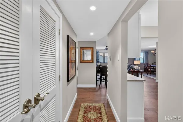 $350,000 | 4355 Maryland Avenue, Unit 319, St. Louis, MO 63108