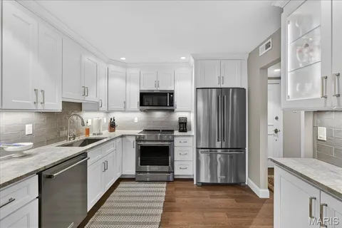 $350,000 | 4355 Maryland Avenue, Unit 319, St. Louis, MO 63108