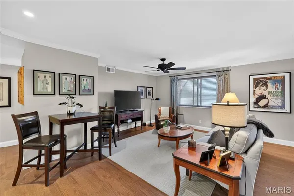 $350,000 | 4355 Maryland Avenue, Unit 319, St. Louis, MO 63108