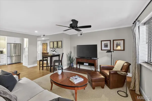 $350,000 | 4355 Maryland Avenue, Unit 319, St. Louis, MO 63108