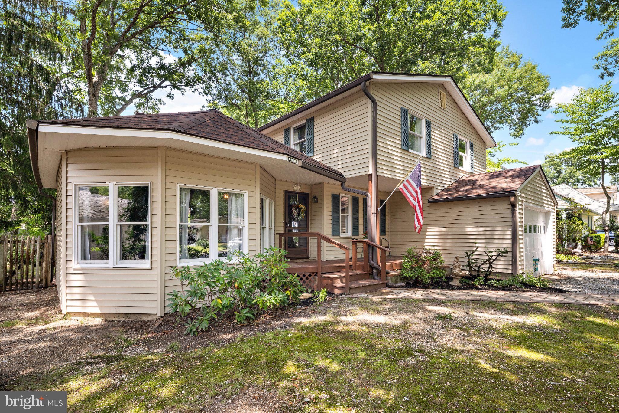 166 Rutgers Avenue Manahawkin, NJ 08050 - Photo 4 of 30 Charming home with inviting porch.