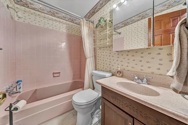 $385,000 | 4940 North Lake Drive, Roanoke, VA 24019