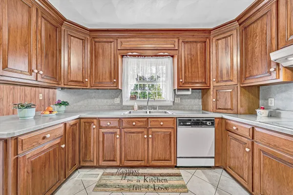 $385,000 | 4940 North Lake Drive, Roanoke, VA 24019