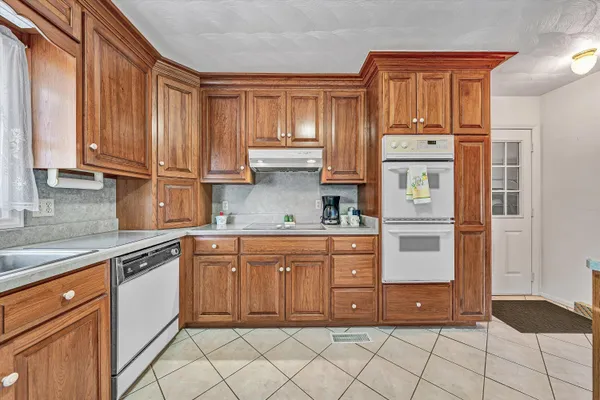 $385,000 | 4940 North Lake Drive, Roanoke, VA 24019