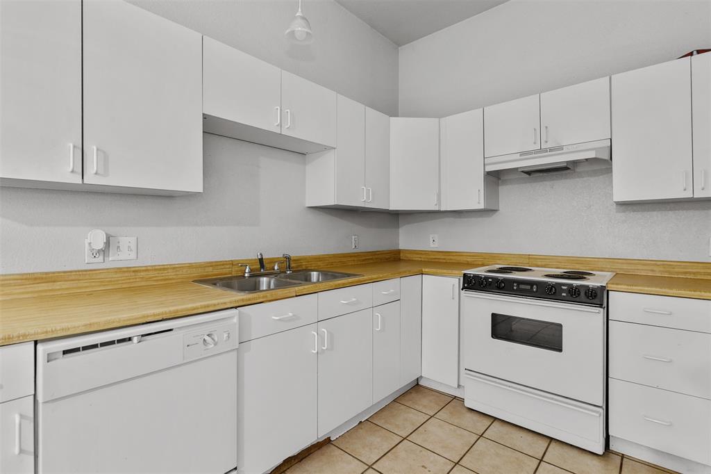 210 Joshua Boulevard, Unit 210 Joshua, TX 76058 - Photo 9 of 22