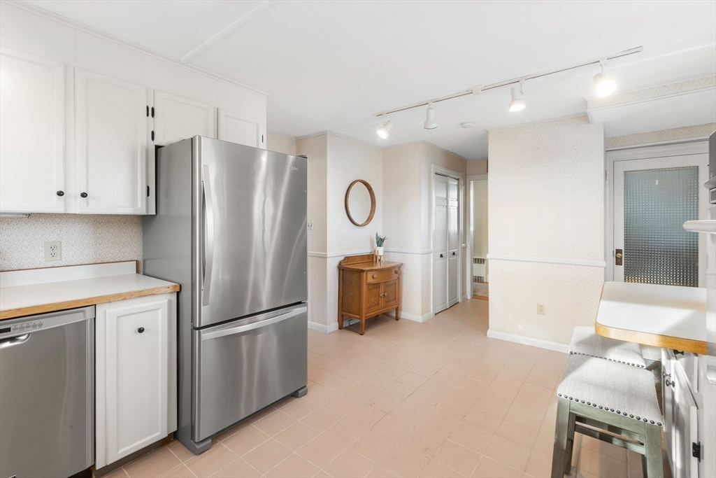 32 South Pine Street Haverhill, MA 01835 - Photo 7 of 37