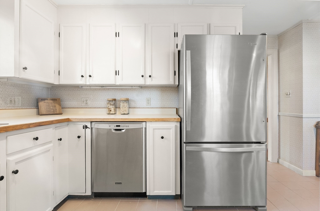 32 South Pine Street Haverhill, MA 01835 - Photo 9 of 37