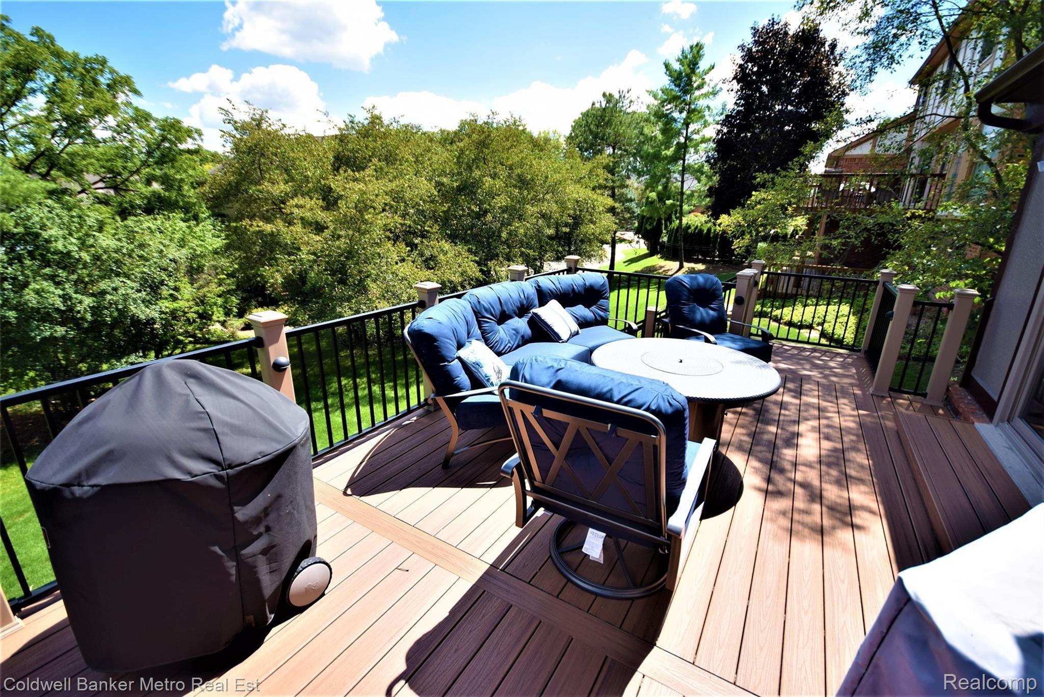 1803 Rapids Way Rochester, MI 48309 - Photo 59 of 63 Perfect for entertaining