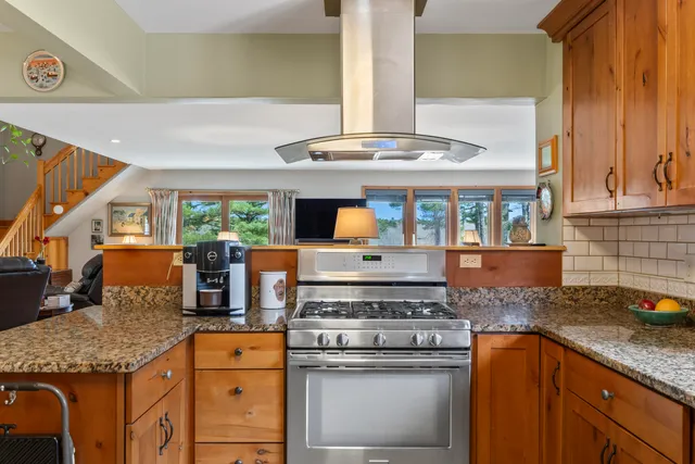 $1,699,000 | 33-30 Taylor Road, Westport Island, ME 04578