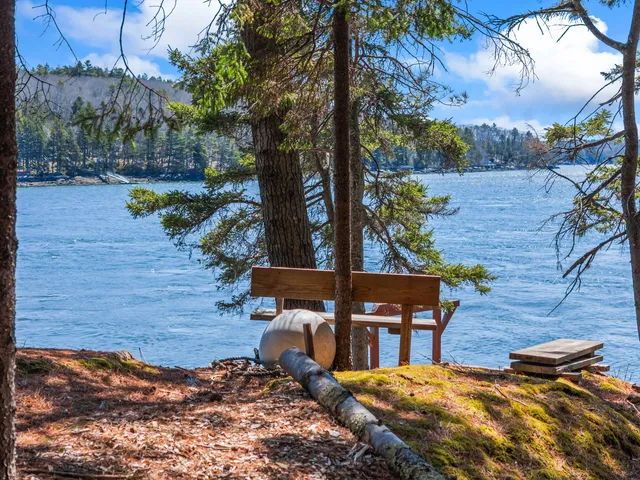 $1,699,000 | 33-30 Taylor Road, Westport Island, ME 04578